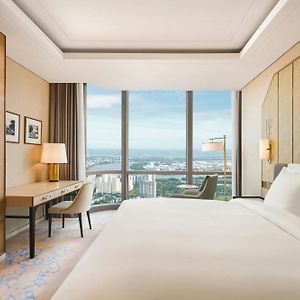 Premier King Room Sky View